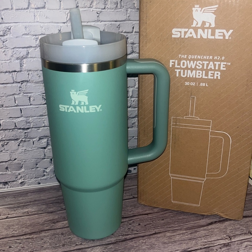NIB Stanley Flowstate tumbler 30oz
